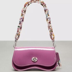 SOLD!! 😍 Nwt Coachtopia Wavy Dinky Bag in patent Coachtopia Lthr 😍